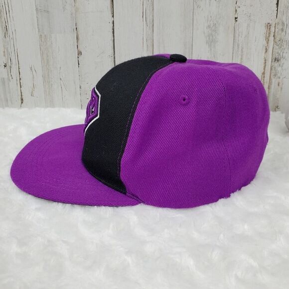 DC Comics Super Girl Snapback Cap Purple - Picture 7 of 9